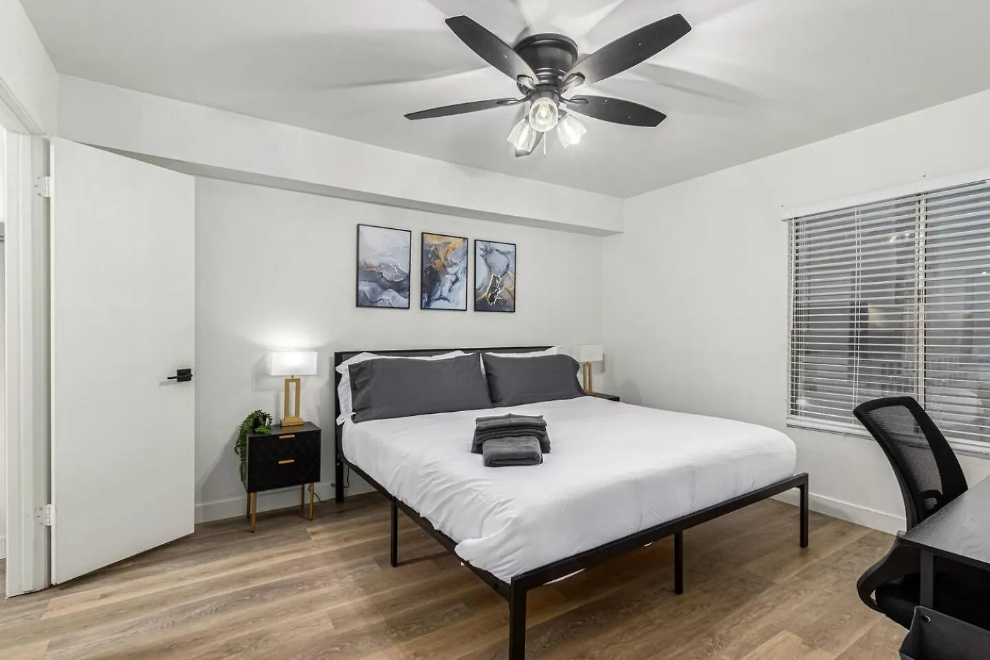 1Bd1Bathking Bed,Pool,Central,Wifi,Wd フェニックス